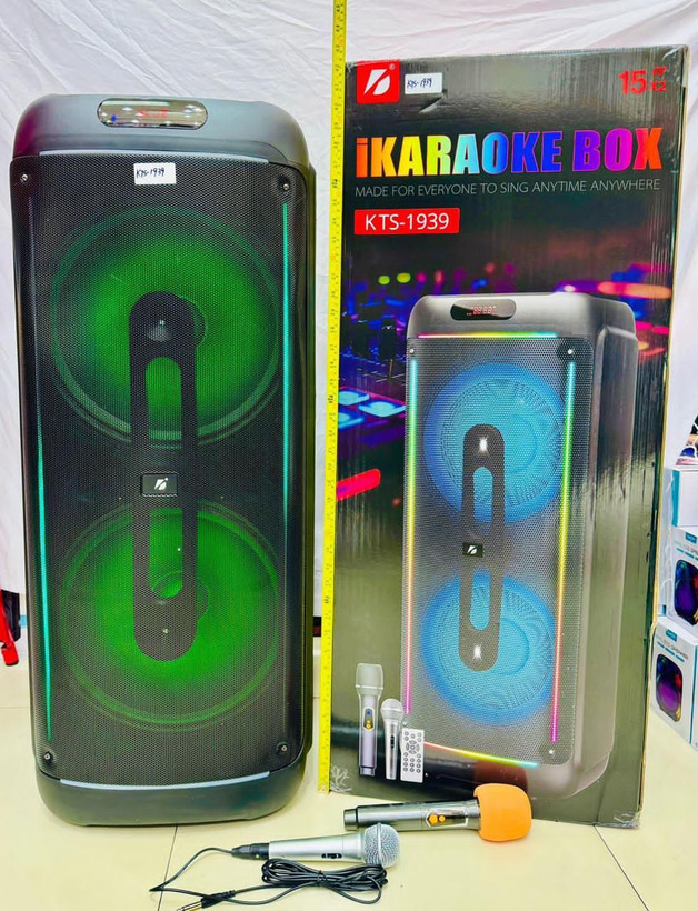 اسپیکر بلوتوثی KTS-1939 دو ووفر 15 اینچی با میکروفون بیسیم، رقص نور RGB و باتری شارژی